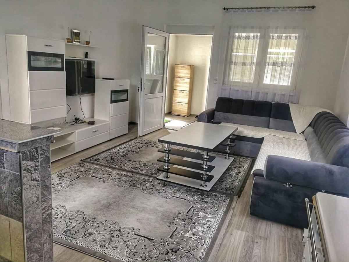 Apartman Visoko-Oaza Mira Eksteriør bilde